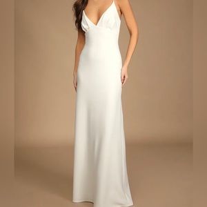 Lulu’s white v-neck maxi dress